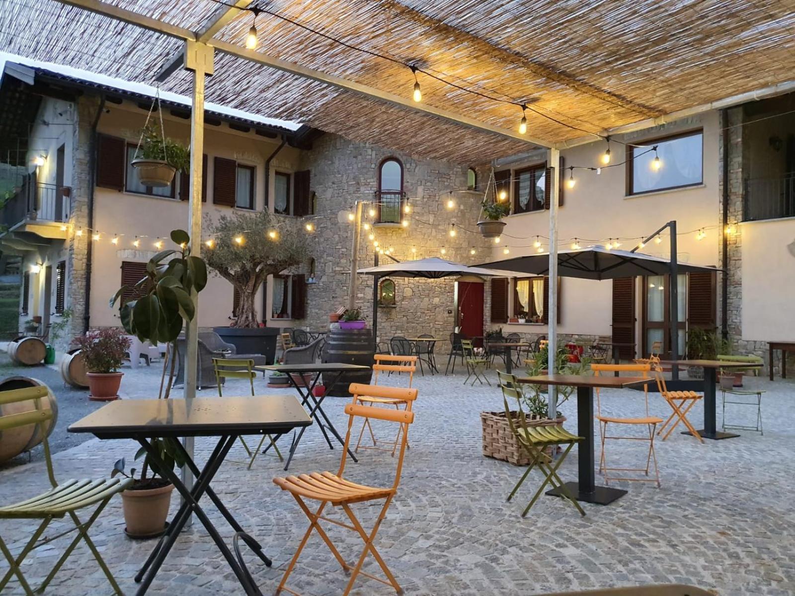 Eno-Agriturismo Cascina L'Arché Santo Stefano Belbo Extérieur photo