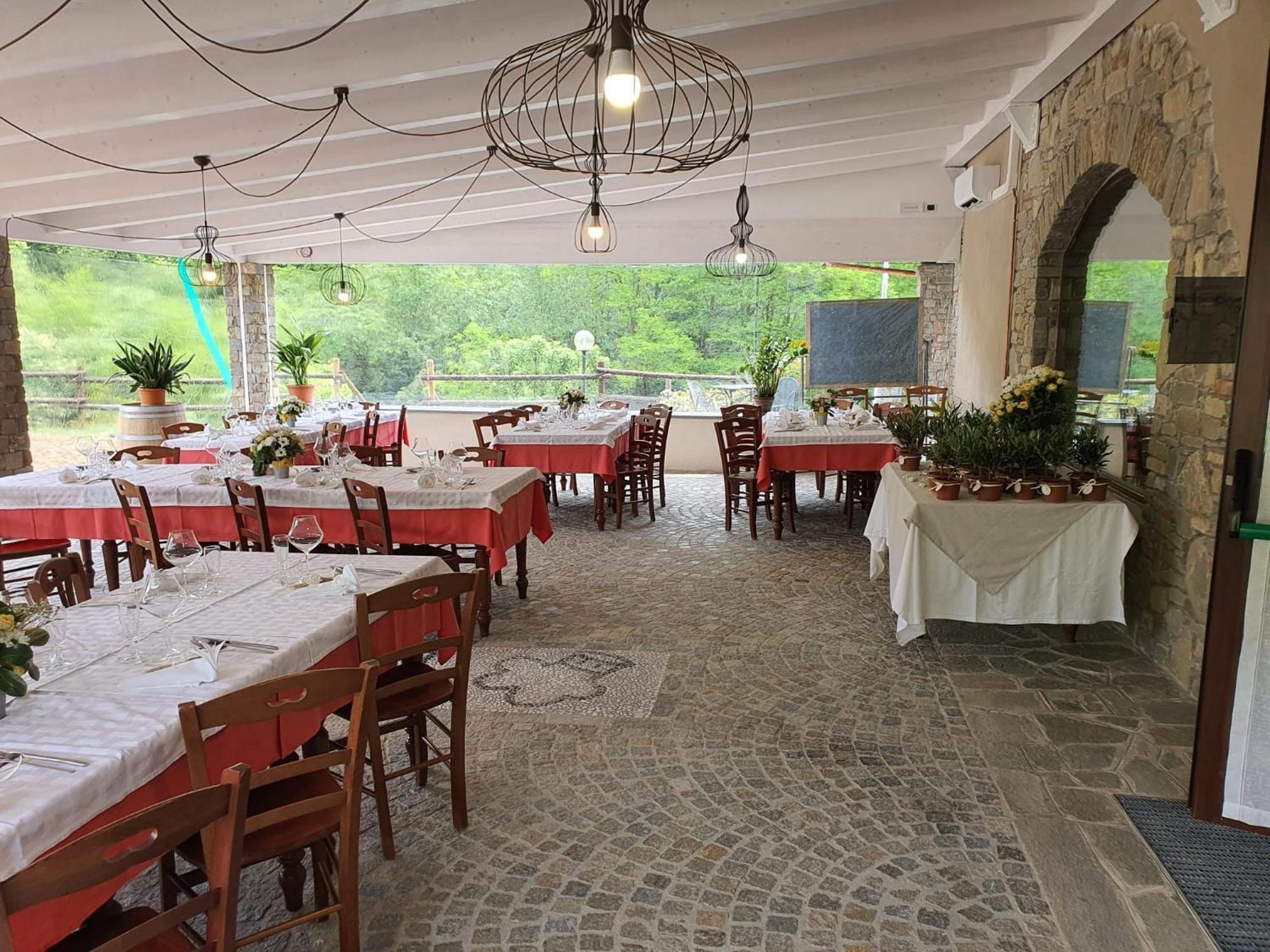 Eno-Agriturismo Cascina L'Arché Santo Stefano Belbo Extérieur photo