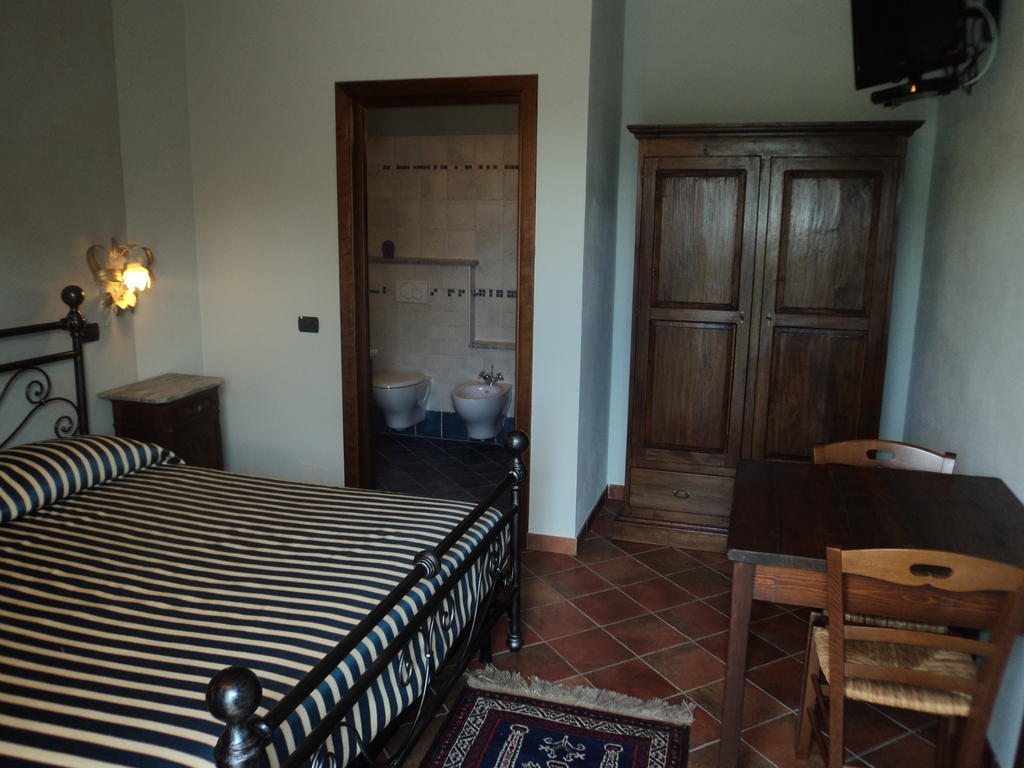Eno-Agriturismo Cascina L'Arché Santo Stefano Belbo Chambre photo